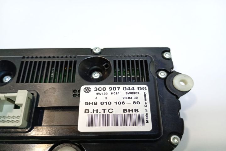 Panou climatronic 3C0907044DG Volkswagen VW Passat B6
