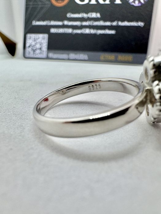 Сребърен пръстен с мойсанит (Диамант) 1.4 карата