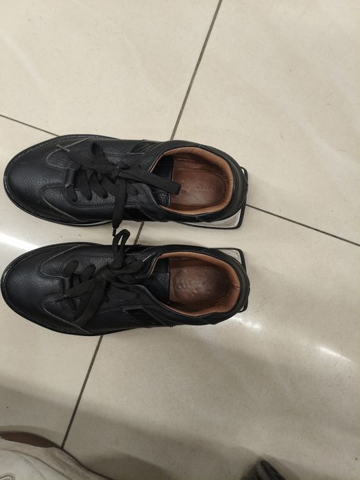 Продам кросовки женские