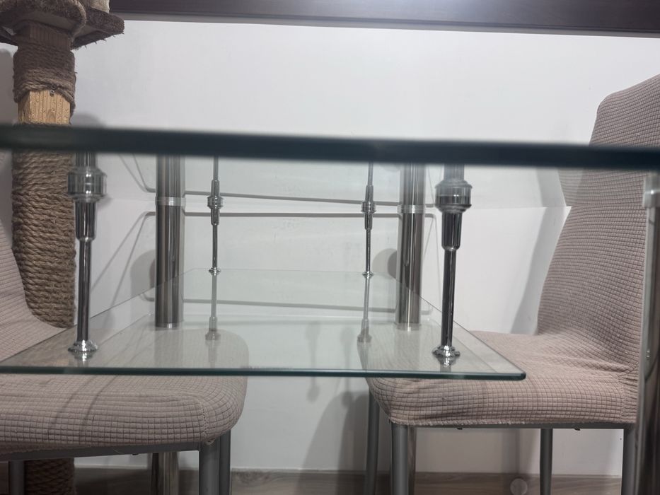 Masa de bucatarie din sticla