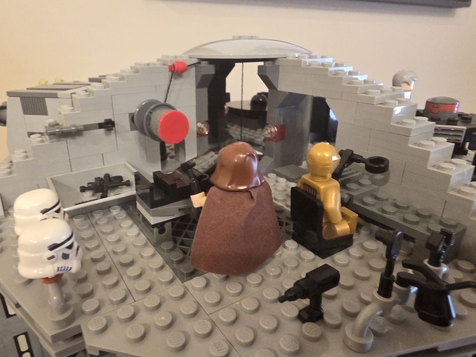 Продавам - Lego Star Wars: Death Star (10188)