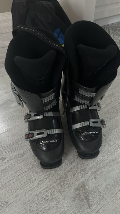 Горнолыжные ботинки