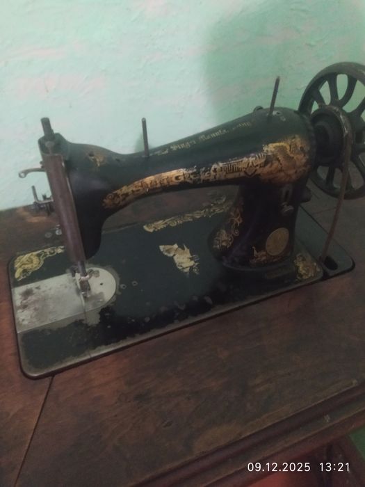 Продам машинку Зингер. Состояние рабочее.