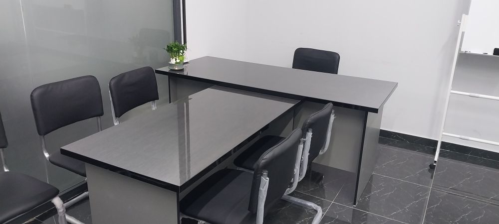 Офисной мебель срочно сотилади