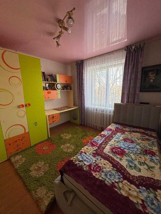 Продам 4 комнатную в 20 МКР
