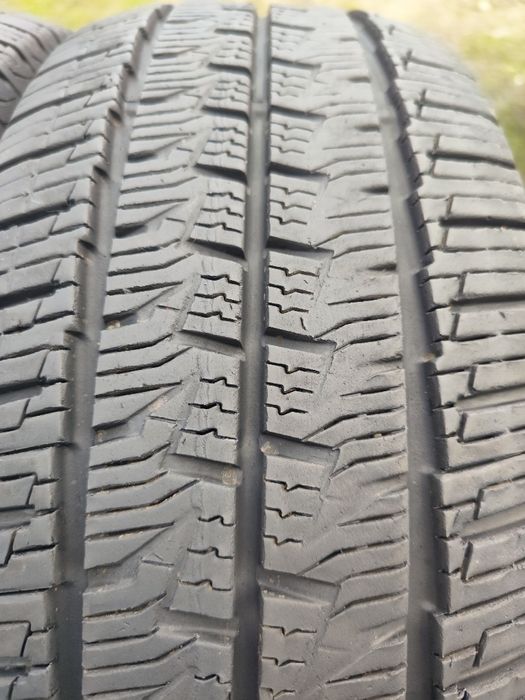 2 anvelope 235-65-16 c Continental pentru toate sezoanele