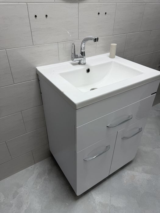 Продам раквину стумбочкой и смесителем