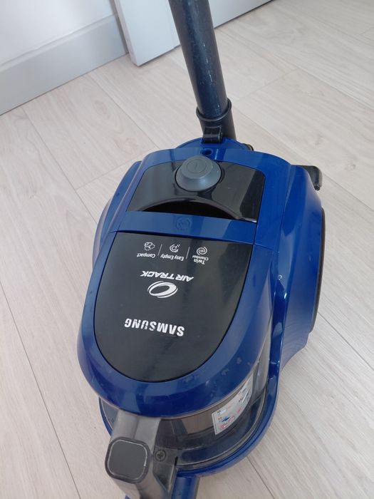 Продам пылесос Samsung Air Track