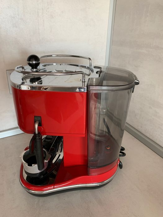 Кафемашина еспресо Delonghi