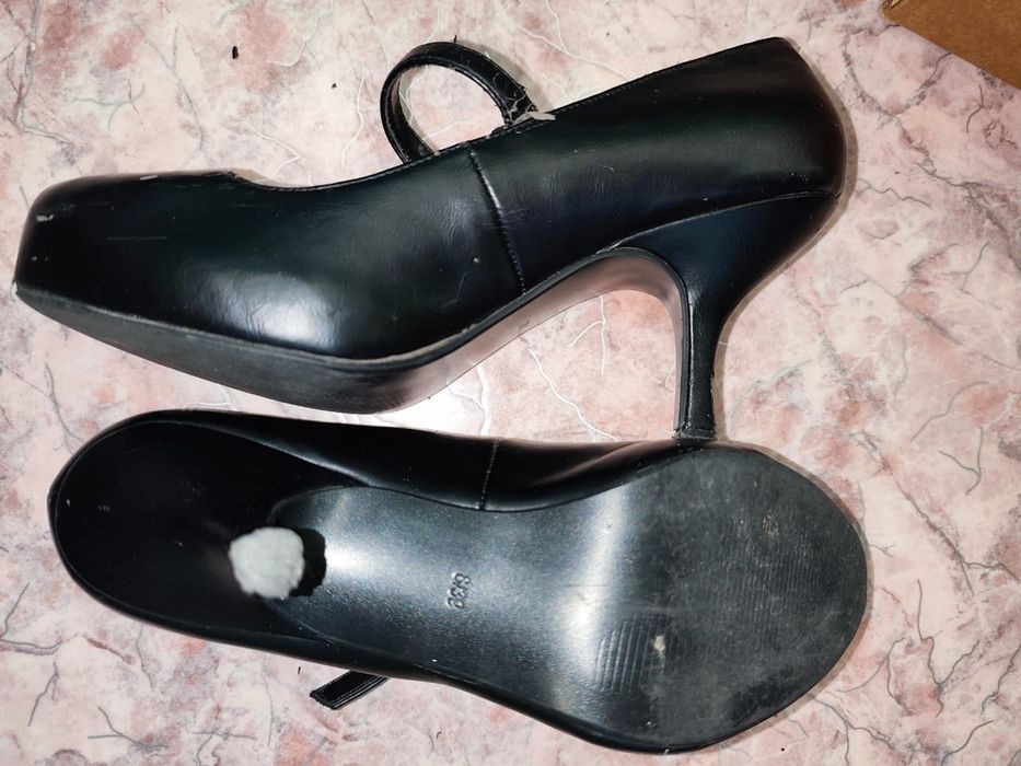 Продам женские туфли 39 размер