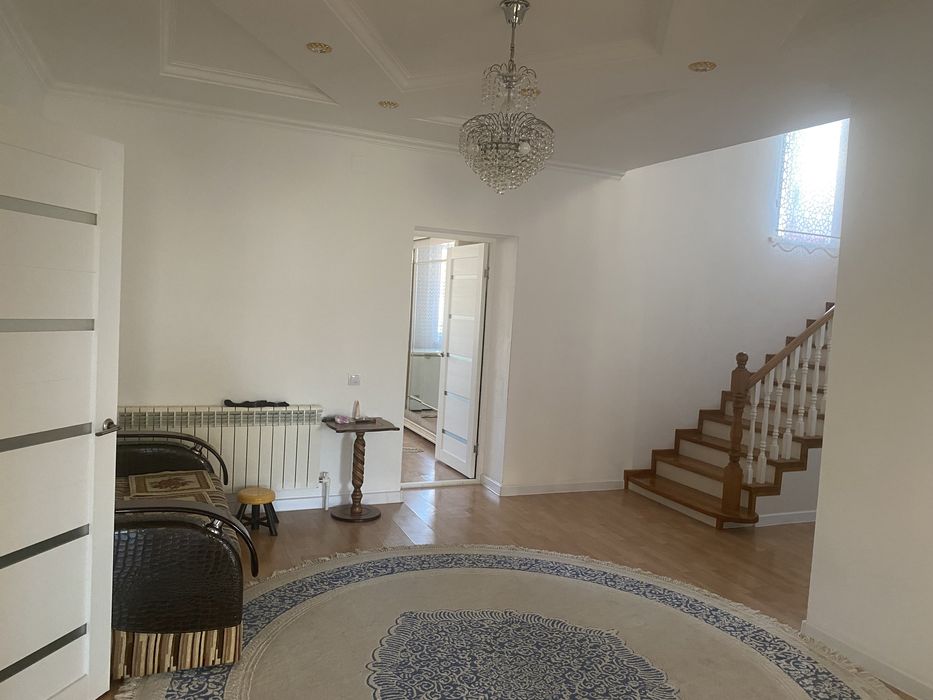 Срочно Продам коттедж в центре.