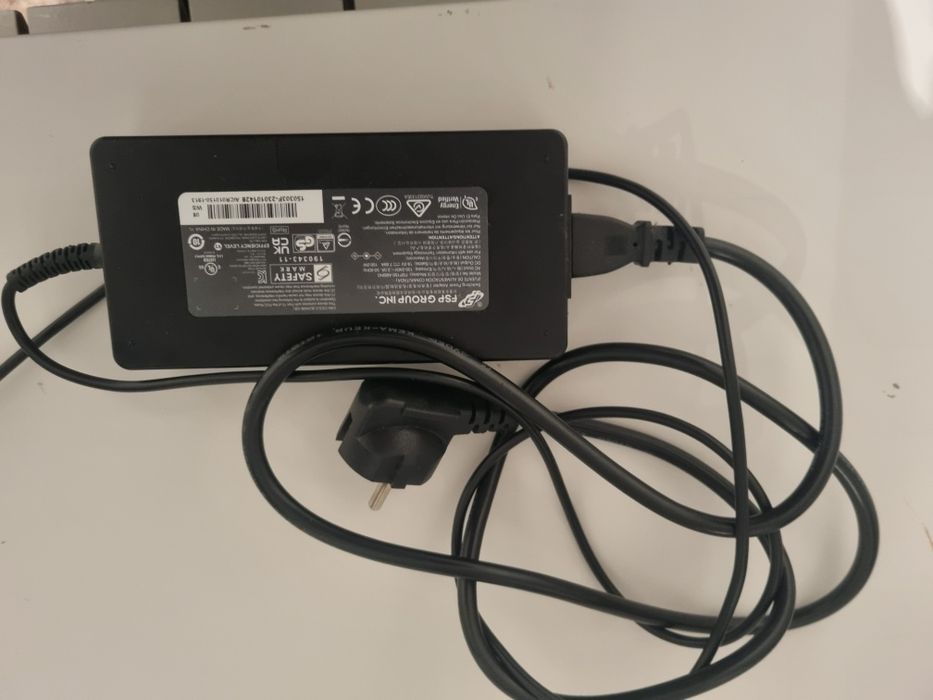 Блок питания ноутбука 150w