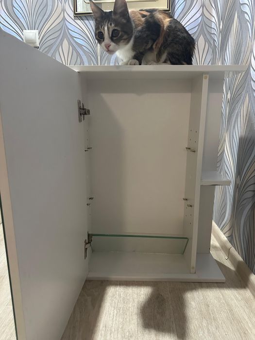 Ванный шкафчик .