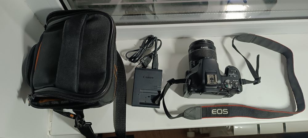 Canon 250d kit (24 MP, 4k video, WiFi, Touch screen)
