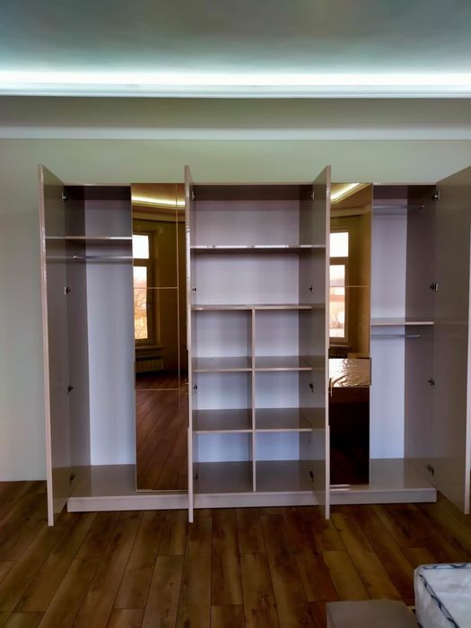 Продаётся спальный гарнитур