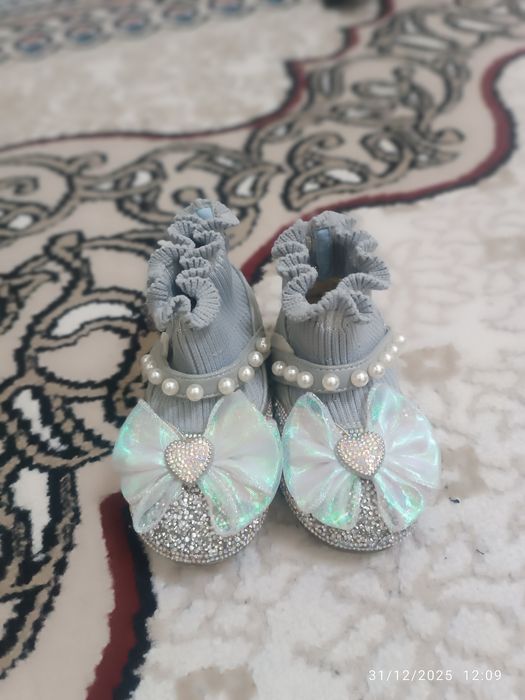 Bolalar krosovkasi orginal xitoy narxi bomba