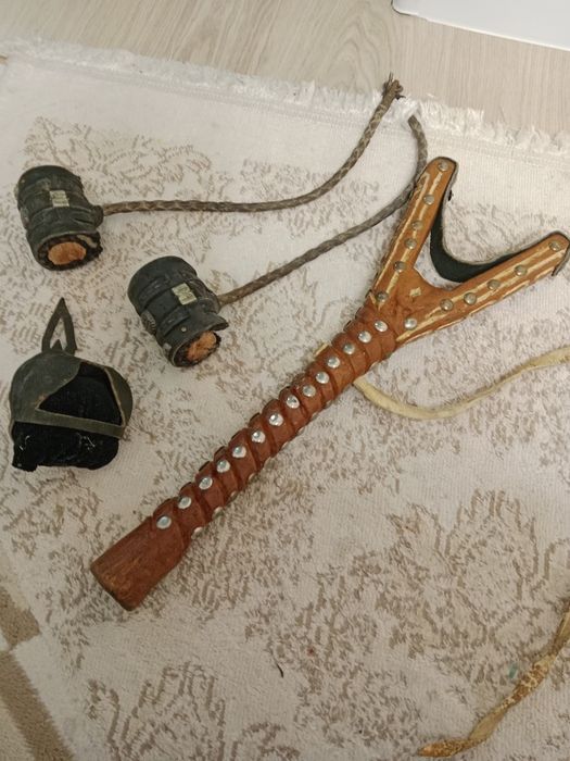 Бүркіттің томағасы аяқ бауы