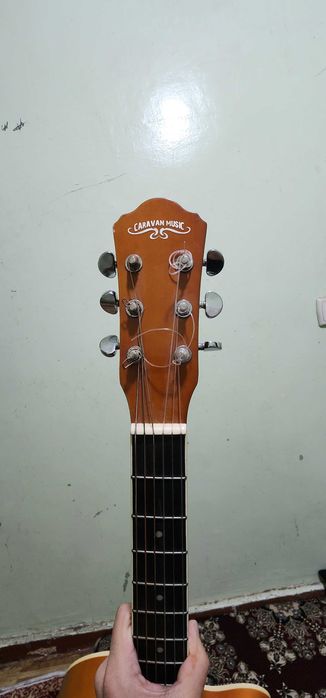 Gitara sotiladi karavan 1mln200 kelishamiz