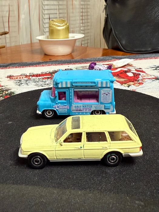 Две  колички Matchbox