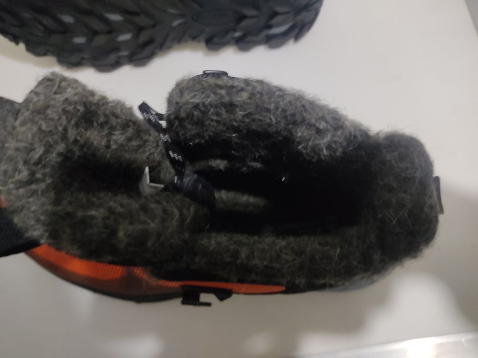 Утепленные зимние ботинки