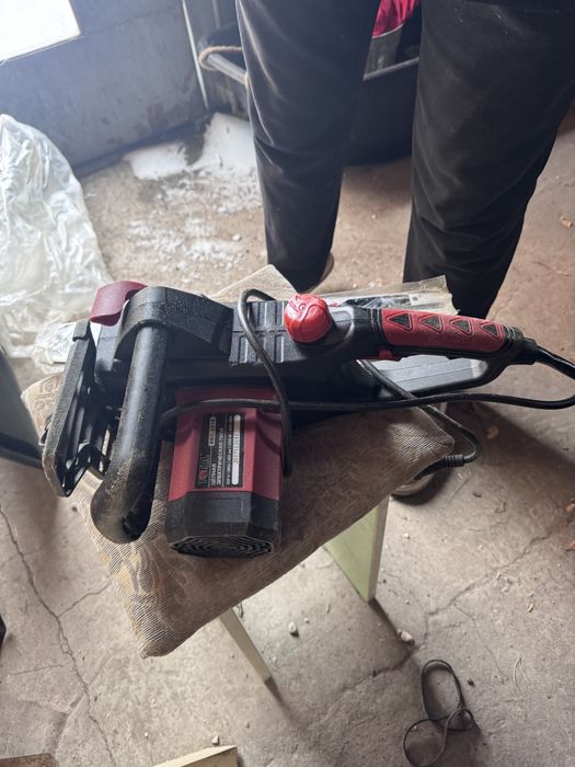 Бензопила новая.