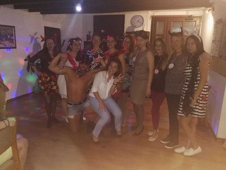 Зала с външна тераса за мероприятия под наем!