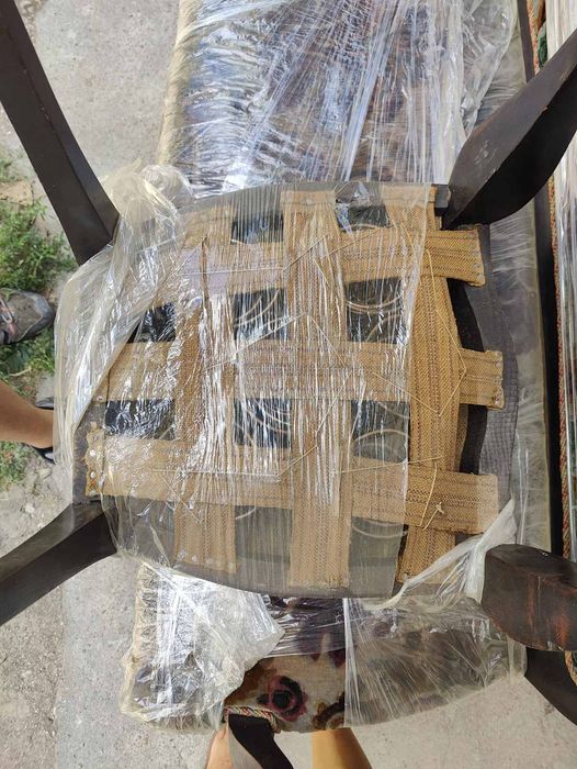 Старинни мебели - маса, пейка/диванче и два стола