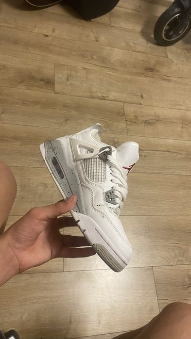 Jordan 4 oreo.