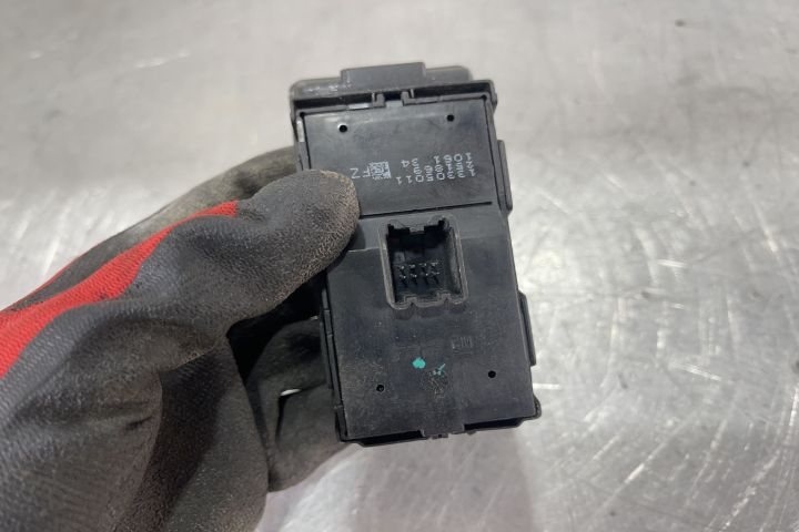 Butoane geam sofer 13305011 Opel Insignia A