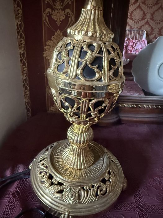 Настольная лампа