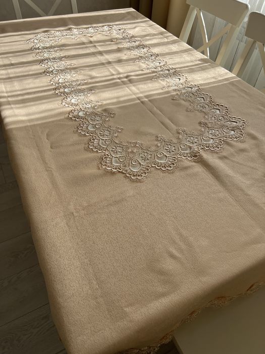 Нарядная скатерть