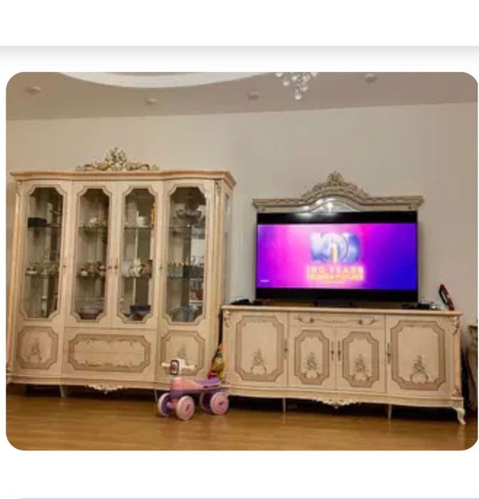 Сервант с комодом