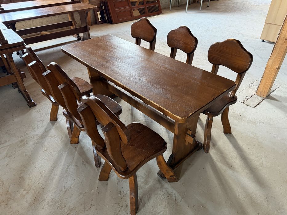 Mobilier lemn masiv (mese + scaune)