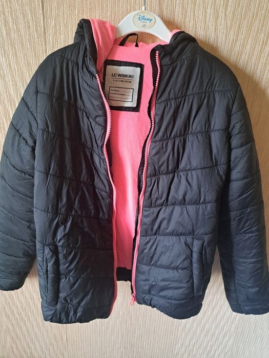 Куртка на девочку в отличном состоянии.