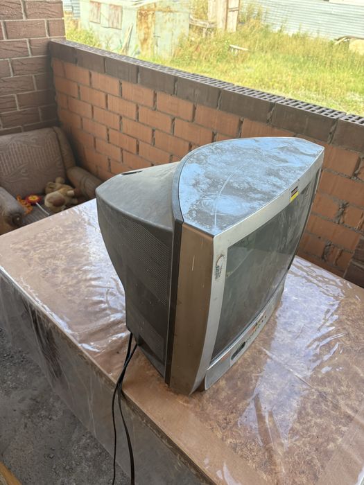 Продам рабочий телевизор б/у