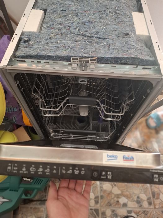 Masina de spălate vase Beko