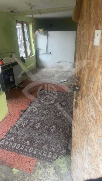 Продава се Къща в Девня - 60 кв.м за 650 €/кв.м - Снимка #2