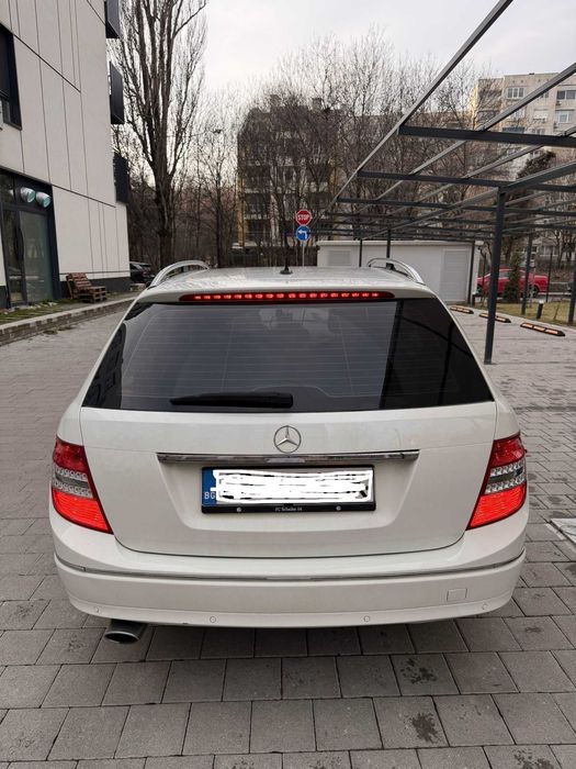 Продавам Мерцедес 220 CDI 2011
