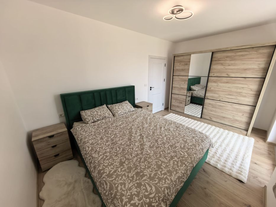 Inchiriez penthouse cu terasa 45m2