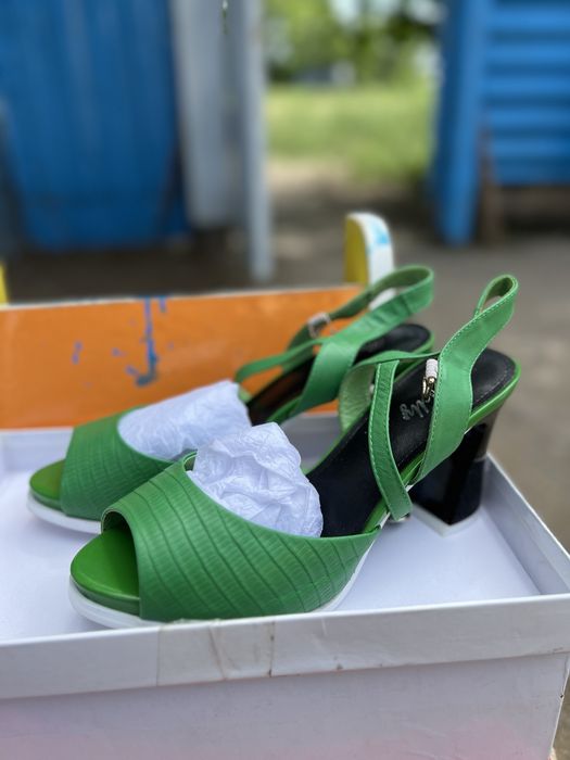 Женские туфли