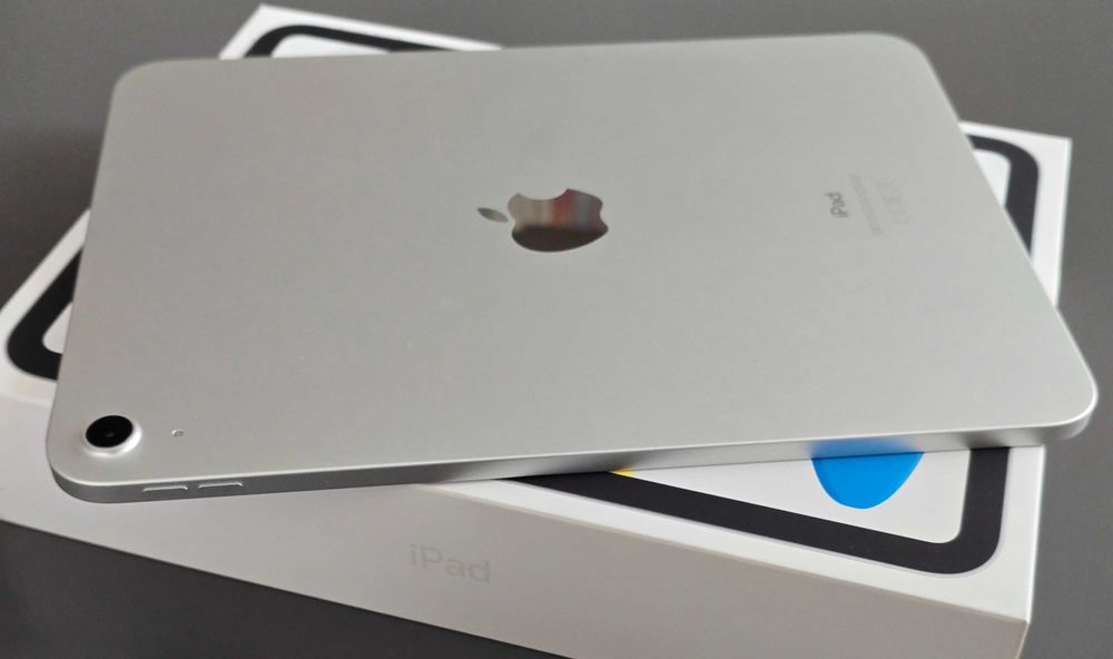 iPad 10 (2022), 64GB, Wifi, Silver, impecabila, factura si garantie