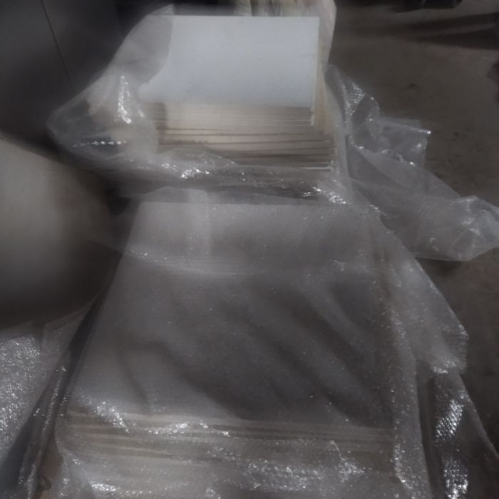 Потолочный плитка Armstrong.