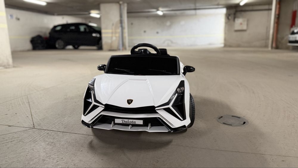 Детска електрическа кола с дистанционно, 12V, много запазена