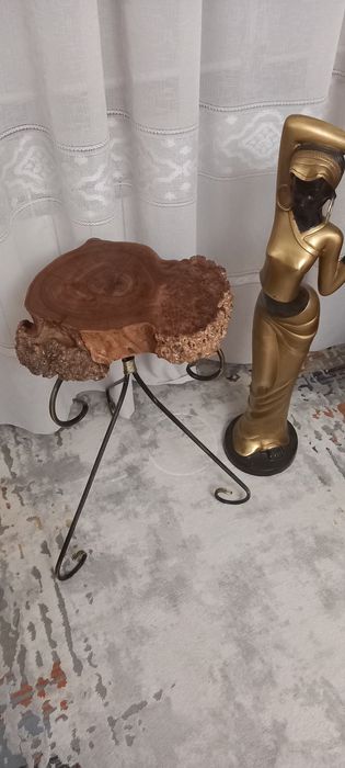 Столик декоративный