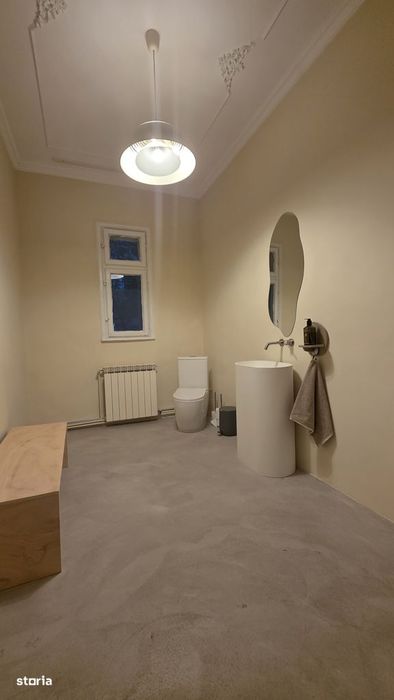 Armeneasca Etaj in vila / Showroom/ It/ Creatie