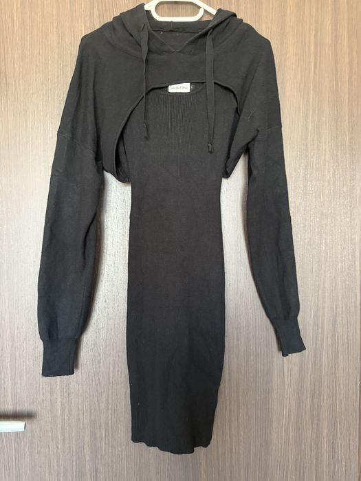 Дамска рокля с ръкави LBD