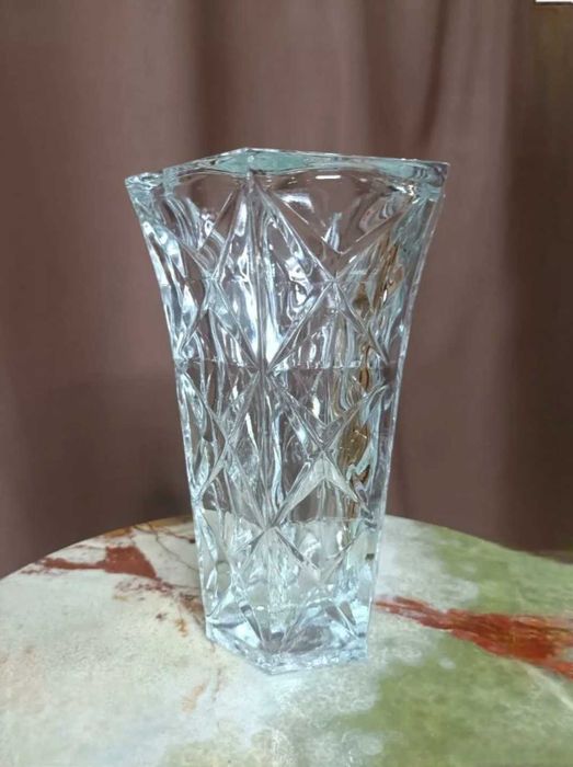 Антикварные хрустальные рюмки-стопки ваза.