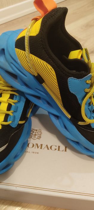 Кроссовки красивые )