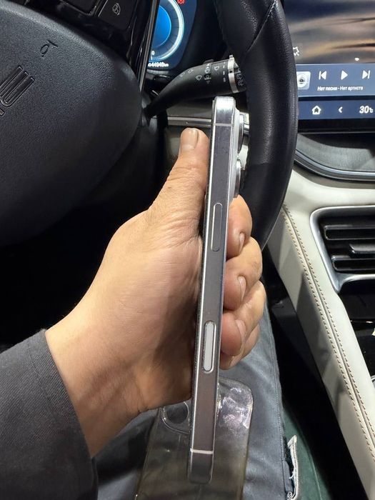 iPhone 16 pro 128 gb