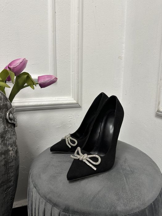 Дамски обувки на ток. Супер ефектен модел. По модел на Mach&Mach.